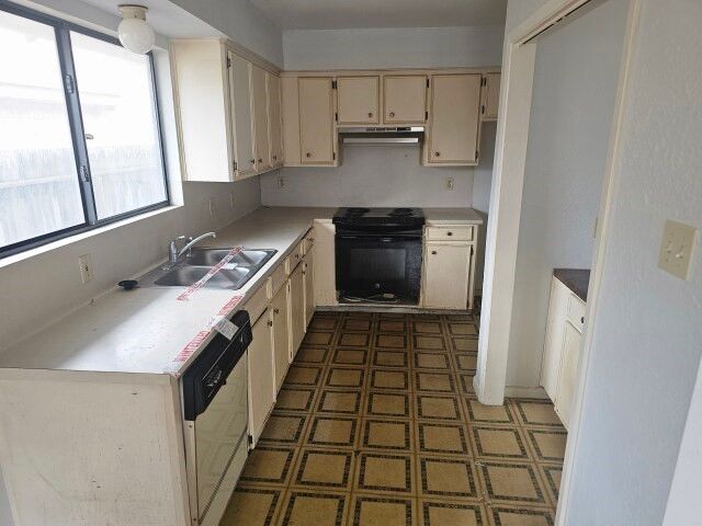 4961 Shadowbend Drive, Corpus Christi, TX 78413