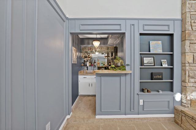 5707 Overridge Drive, Arlington, TX 76017