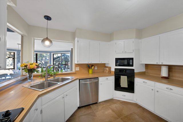 5707 Overridge Drive, Arlington, TX 76017