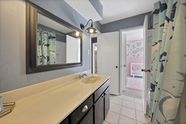 5707 Overridge Drive, Arlington, TX 76017