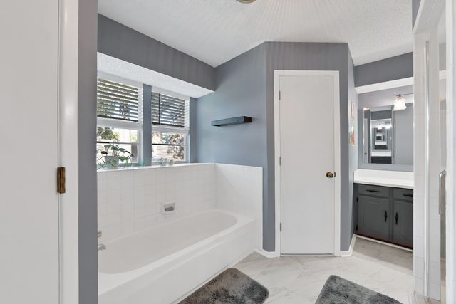 5707 Overridge Drive, Arlington, TX 76017