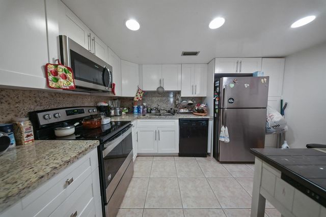 20860 San Simeon Way 109-6, Miami, FL 33179