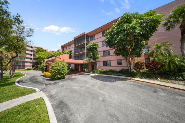 20860 San Simeon Way 109-6, Miami, FL 33179
