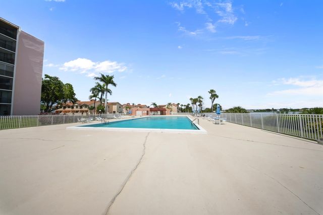 20860 San Simeon Way 109-6, Miami, FL 33179