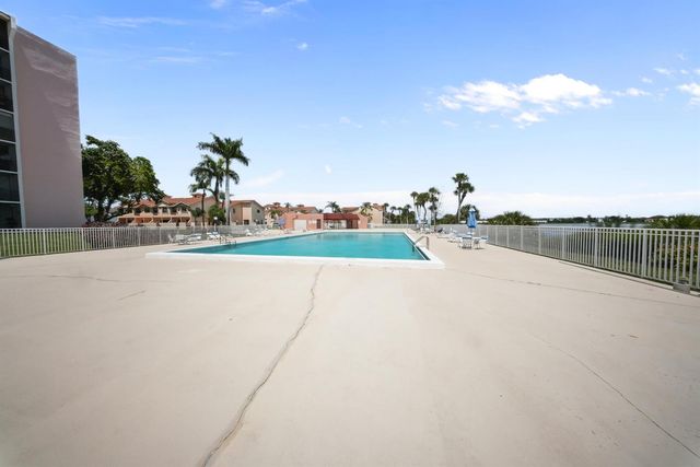 20860 San Simeon Way 109-6, Miami, FL 33179