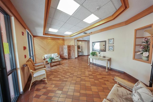 20860 San Simeon Way 109-6, Miami, FL 33179