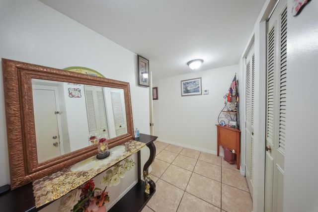 20860 San Simeon Way 109-6, Miami, FL 33179