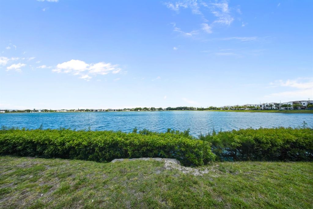 20860 San Simeon Way 109-6, Miami, FL 33179