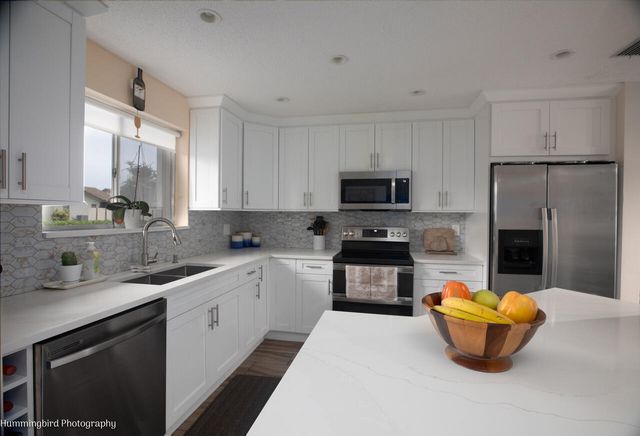 2047 DISCOVERY Circle E, Deerfield Beach, FL 33442