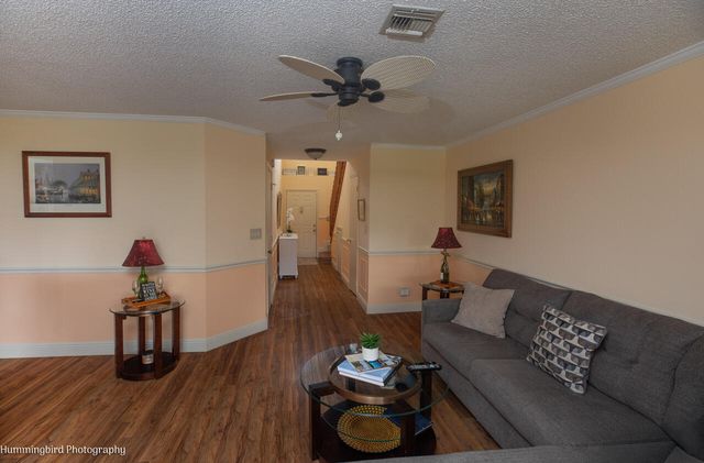 2047 DISCOVERY Circle E, Deerfield Beach, FL 33442
