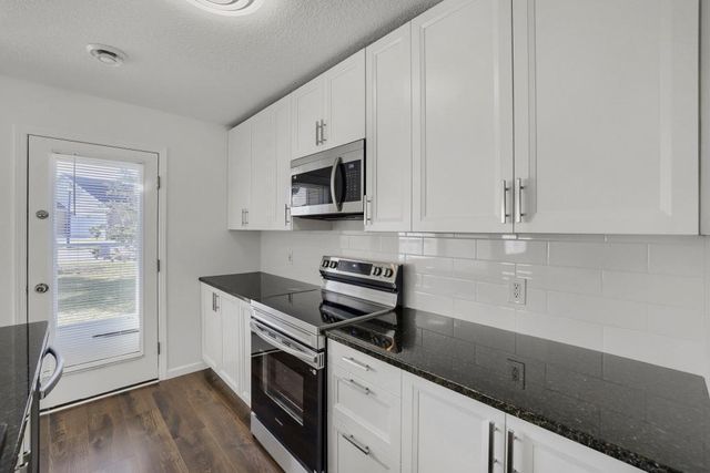 10385 64th Street NE, Albertville, MN 55301