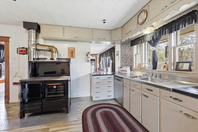 N8424 NOLLENBERG ROAD, Manawa, WI 54949