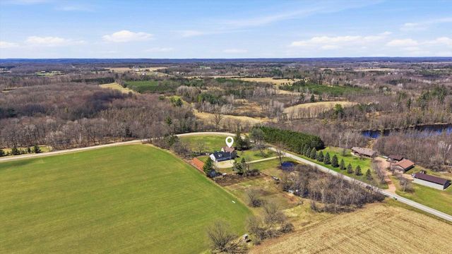 N8424 NOLLENBERG ROAD, Manawa, WI 54949