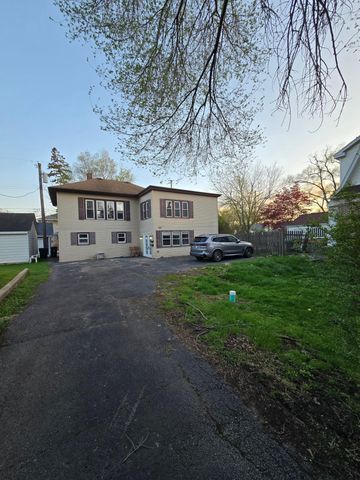 10 Lawndale Street, Hammond, IN 46324