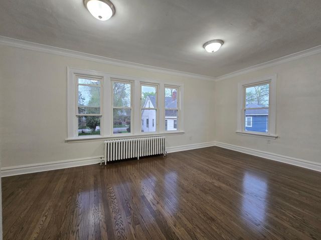 10 Lawndale Street, Hammond, IN 46324