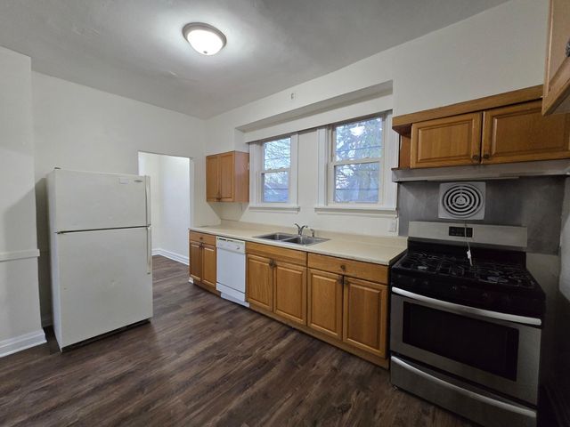 10 Lawndale Street, Hammond, IN 46324