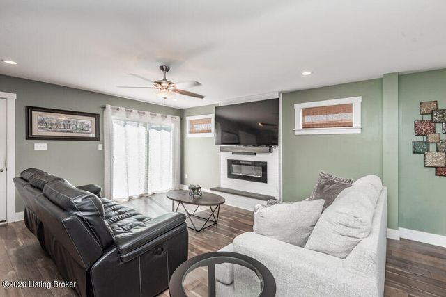 4701 Deer Creek Cir, Smithfield, KY 40068
