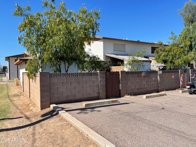 7109 W WOLF Street, Phoenix, AZ 85033