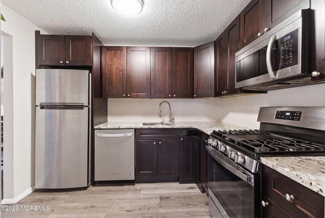2007 Begonia Court, Jackson, NJ 08527