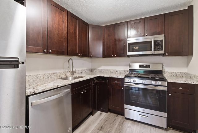 2007 Begonia Court, Jackson, NJ 08527