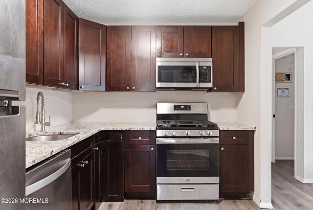 2007 Begonia Court, Jackson, NJ 08527