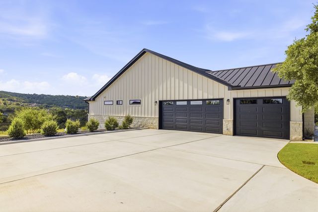 204 Beverly Hills Lane, Kerrville, TX 78028