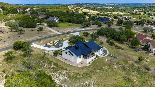 204 Beverly Hills Lane, Kerrville, TX 78028