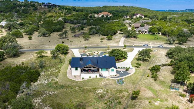 204 Beverly Hills Lane, Kerrville, TX 78028