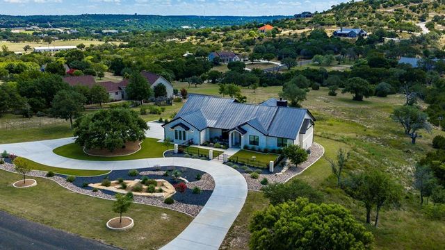 204 Beverly Hills Lane, Kerrville, TX 78028