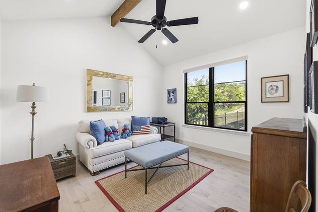 204 Beverly Hills Lane, Kerrville, TX 78028
