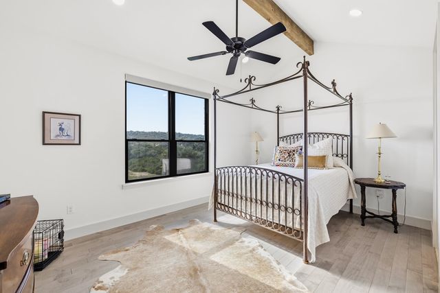 204 Beverly Hills Lane, Kerrville, TX 78028