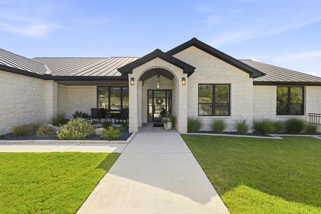 204 Beverly Hills Lane, Kerrville, TX 78028