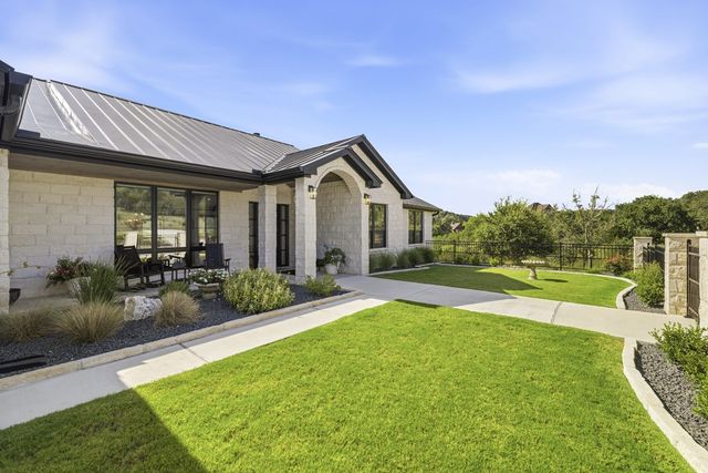 204 Beverly Hills Lane, Kerrville, TX 78028