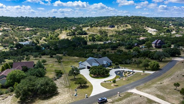 204 Beverly Hills Lane, Kerrville, TX 78028