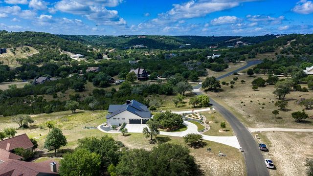 204 Beverly Hills Lane, Kerrville, TX 78028