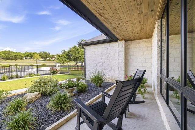204 Beverly Hills Lane, Kerrville, TX 78028