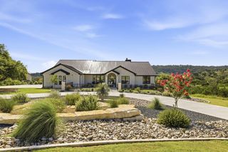 204 Beverly Hills Lane, Kerrville, TX 78028