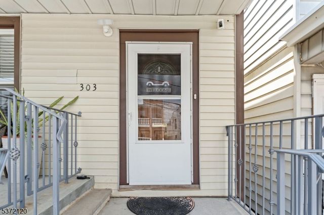 303 Armstrong Ave, Jersey City, NJ 07305