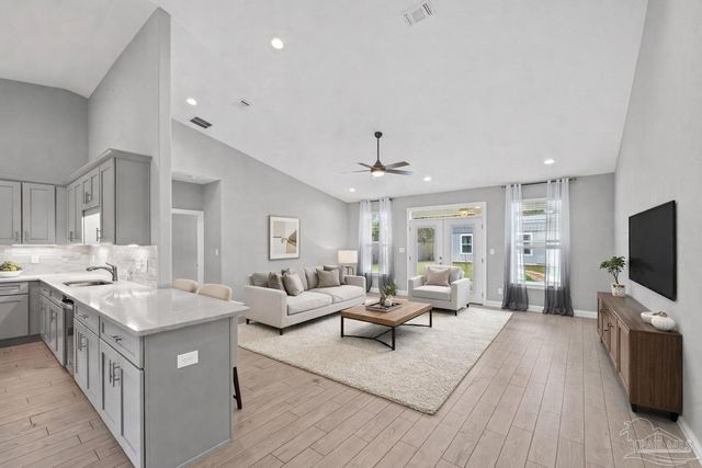 5292 Soundside Dr, Gulf Breeze, FL 32563