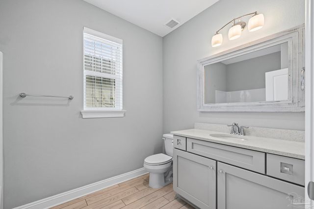 5292 Soundside Dr, Gulf Breeze, FL 32563