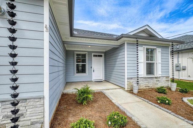 5292 Soundside Dr, Gulf Breeze, FL 32563