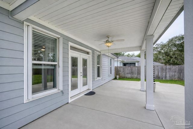 5292 Soundside Dr, Gulf Breeze, FL 32563