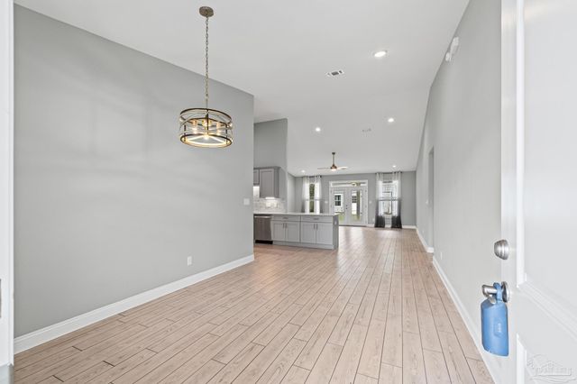 5292 Soundside Dr, Gulf Breeze, FL 32563