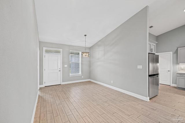 5292 Soundside Dr, Gulf Breeze, FL 32563