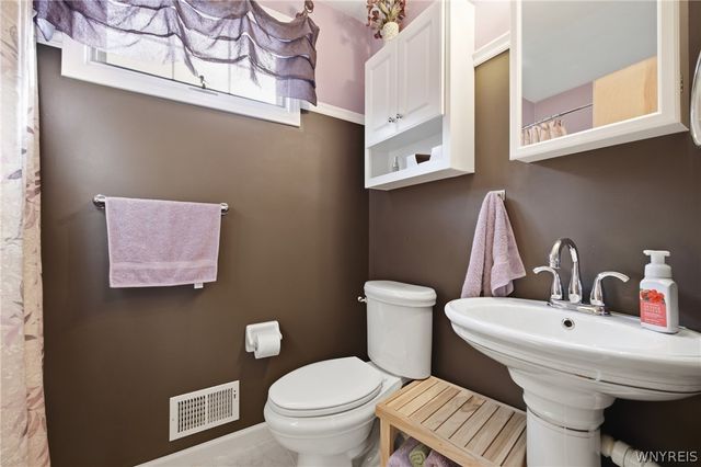 7790 Lower East Hill Road, Boston, NY 14033