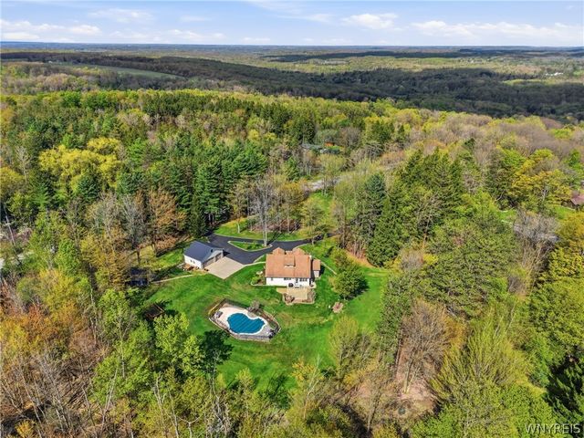7790 Lower East Hill Road, Boston, NY 14033