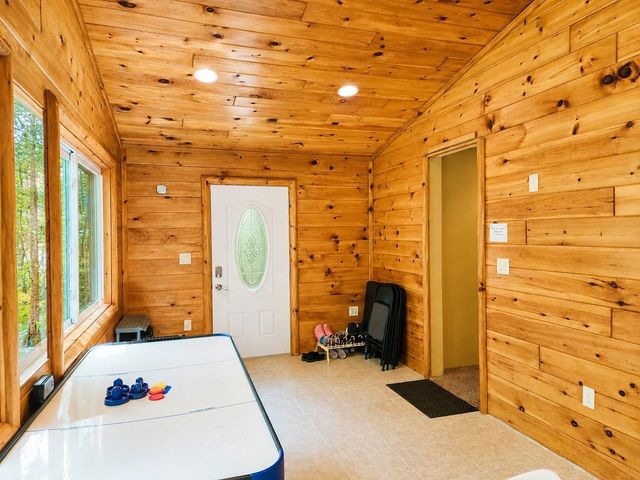 5055 Wolf Lane, Farwell, MI 48622