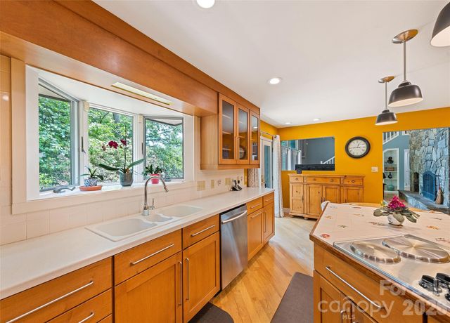 3091 US 441 Highway S, Sylva, NC 28779