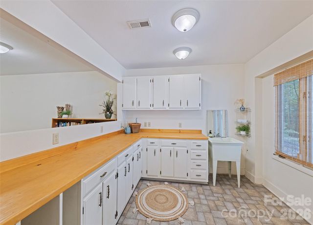 3091 US 441 Highway S, Sylva, NC 28779