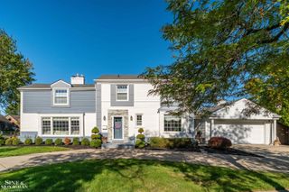 1135 Fairholme Road, Grosse Pointe Woods, MI 48236